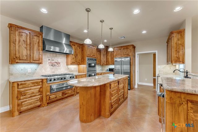 301 County Road 253, Bertram, TX 78605