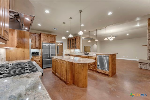 301 County Road 253, Bertram, TX 78605