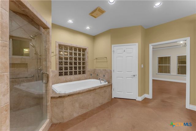 301 County Road 253, Bertram, TX 78605