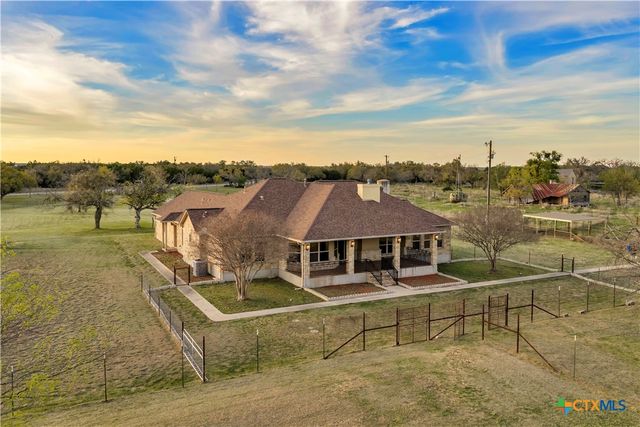 301 County Road 253, Bertram, TX 78605