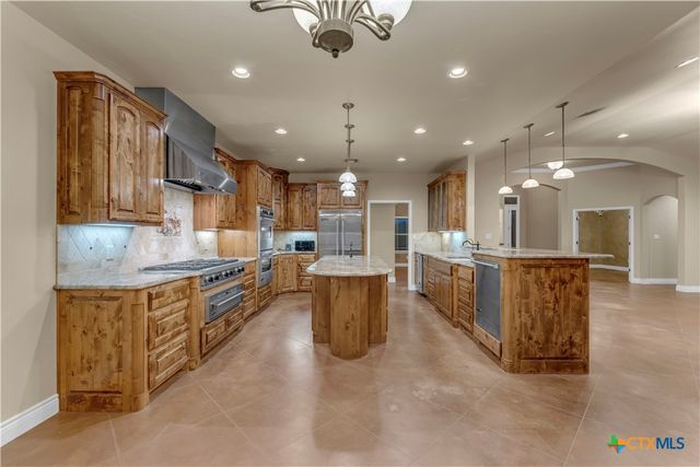 301 County Road 253, Bertram, TX 78605