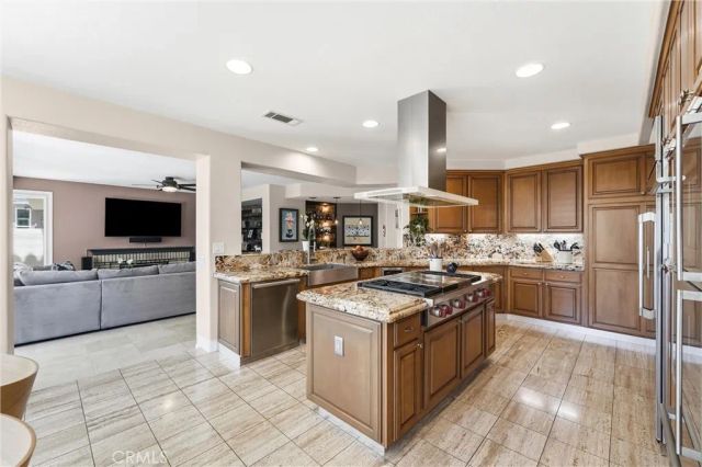 21171 Hillsdale Lane, Huntington Beach, CA 92646