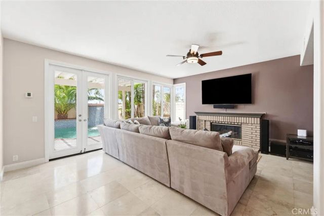 21171 Hillsdale Lane, Huntington Beach, CA 92646