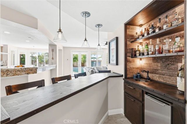 21171 Hillsdale Lane, Huntington Beach, CA 92646
