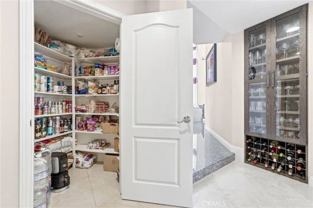 21171 Hillsdale Lane, Huntington Beach, CA 92646