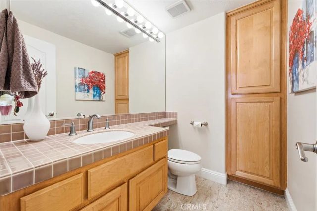 21171 Hillsdale Lane, Huntington Beach, CA 92646