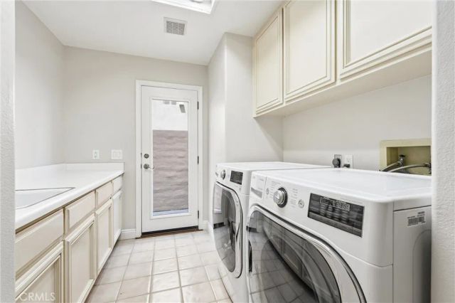 21171 Hillsdale Lane, Huntington Beach, CA 92646