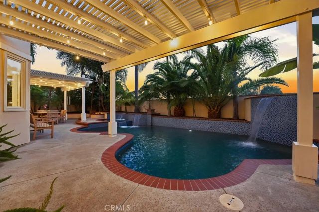 21171 Hillsdale Lane, Huntington Beach, CA 92646
