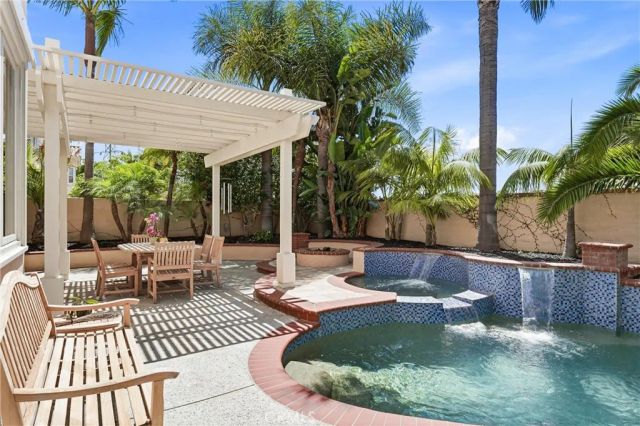 21171 Hillsdale Lane, Huntington Beach, CA 92646