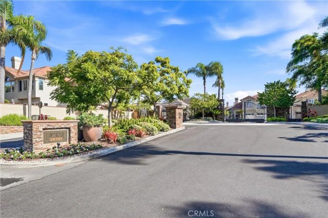21171 Hillsdale Lane, Huntington Beach, CA 92646