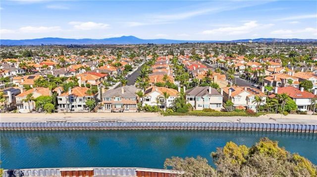 21171 Hillsdale Lane, Huntington Beach, CA 92646