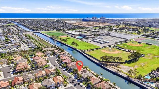 21171 Hillsdale Lane, Huntington Beach, CA 92646