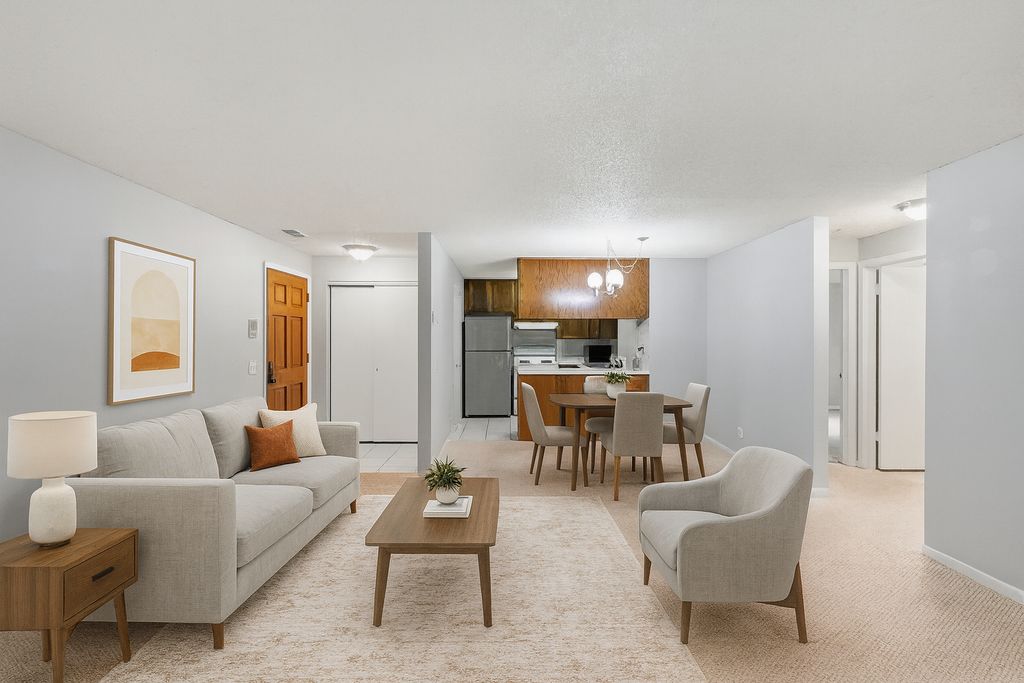 742 County Road F W 1002, Shoreview, MN 55126