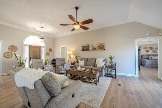 15 HAWKS NEST PATH, Savannah, TN 38372