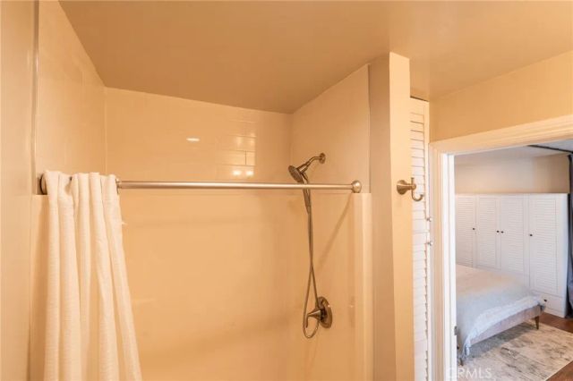 327 3rd Street V, Laguna Beach, CA 92651