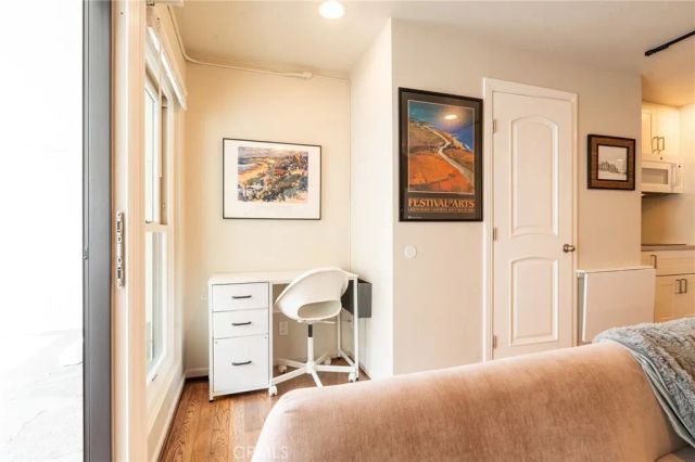 327 3rd Street V, Laguna Beach, CA 92651