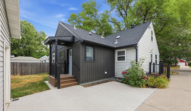 2018 8th Street N, Fargo, ND 58102