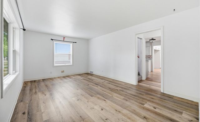 2018 8th Street N, Fargo, ND 58102