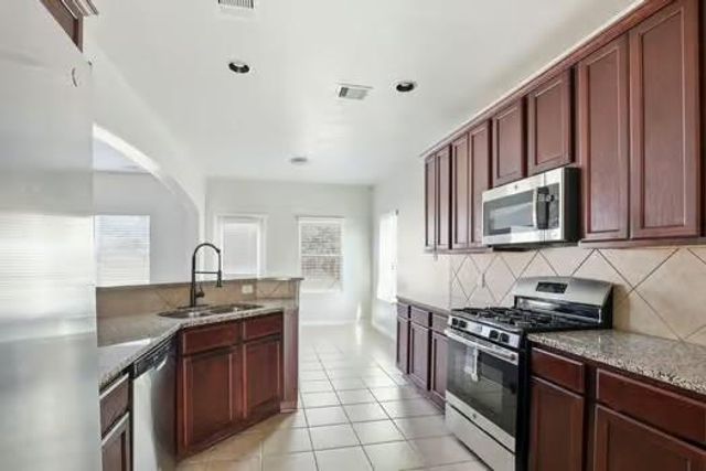 2518 Holly Laurel Manor, Conroe, TX 77304