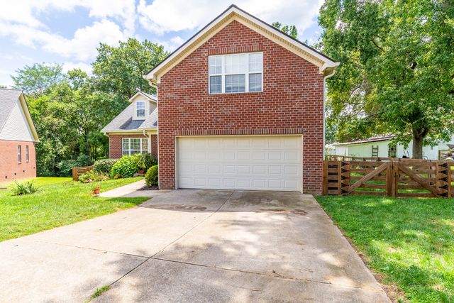 512 Twin Oaks Cir, Nashville, TN 37211