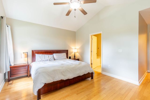 512 Twin Oaks Cir, Nashville, TN 37211