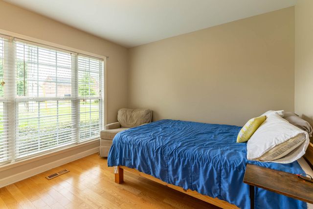 512 Twin Oaks Cir, Nashville, TN 37211