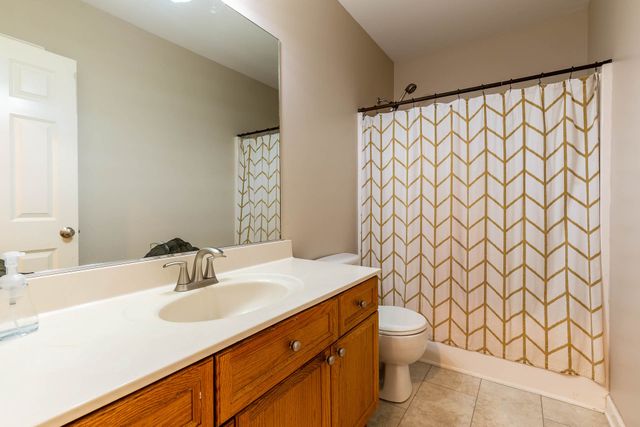 512 Twin Oaks Cir, Nashville, TN 37211