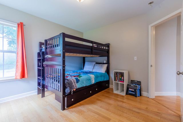 512 Twin Oaks Cir, Nashville, TN 37211