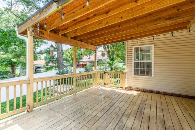 512 Twin Oaks Cir, Nashville, TN 37211