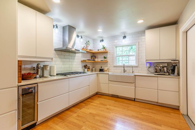 512 Twin Oaks Cir, Nashville, TN 37211