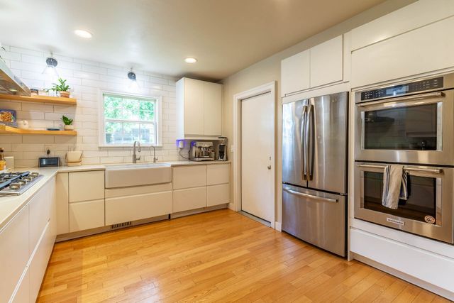 512 Twin Oaks Cir, Nashville, TN 37211