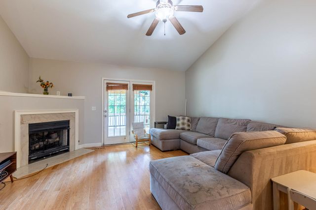 512 Twin Oaks Cir, Nashville, TN 37211