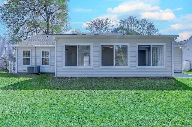 147 Woodlake Dr., Murrells Inlet, SC 29576