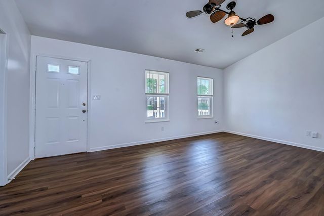 147 Woodlake Dr., Murrells Inlet, SC 29576