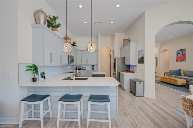 2112 Amargo WAY, Naples, FL 34119