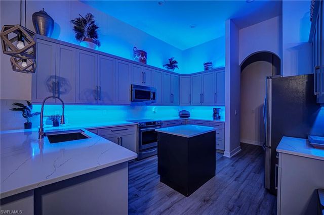 2112 Amargo WAY, Naples, FL 34119