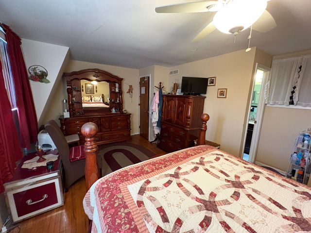 1045 FOSTER ST, Philadelphia, PA 19116