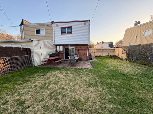 1045 FOSTER ST, Philadelphia, PA 19116