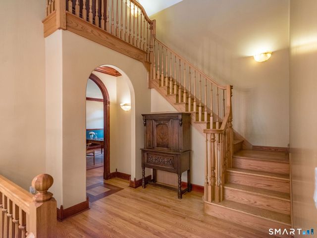 25 Clintonville Road, North Haven, CT 06473