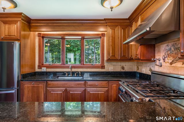 25 Clintonville Road, North Haven, CT 06473