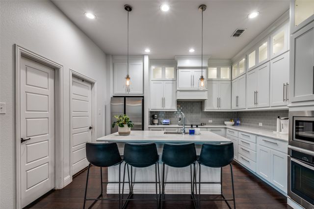 7213 W Nirvana Circle, North Richland Hills, TX 76182