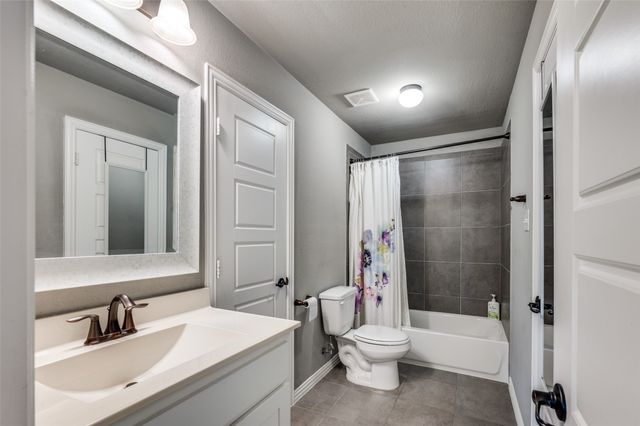7213 W Nirvana Circle, North Richland Hills, TX 76182