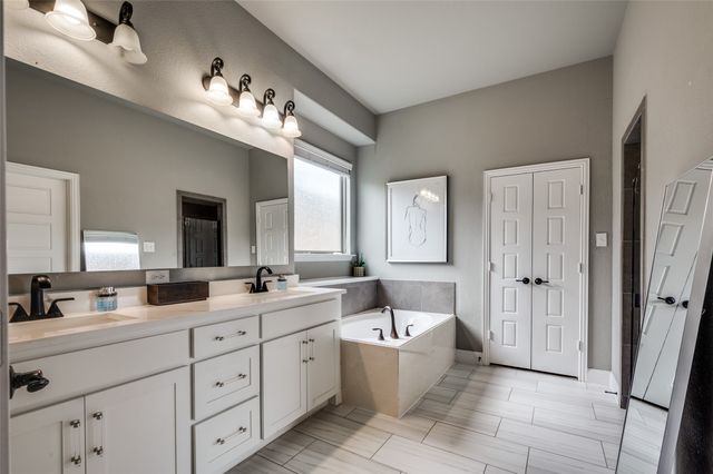 7213 W Nirvana Circle, North Richland Hills, TX 76182