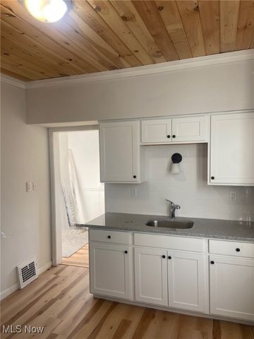 3197 W 90th Street, Cleveland, OH 44102