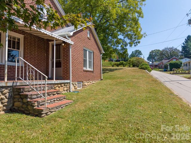 314 Trammell Avenue, Canton, NC 28716