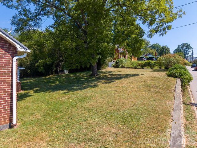 314 Trammell Avenue, Canton, NC 28716
