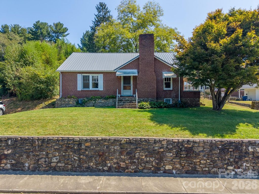 314 Trammell Avenue, Canton, NC 28716