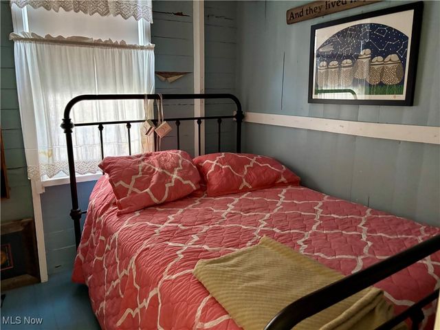 16 Billow Beach Road, Ashtabula, OH 44004