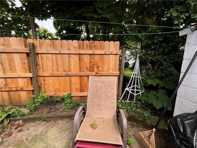 16 Billow Beach Road, Ashtabula, OH 44004