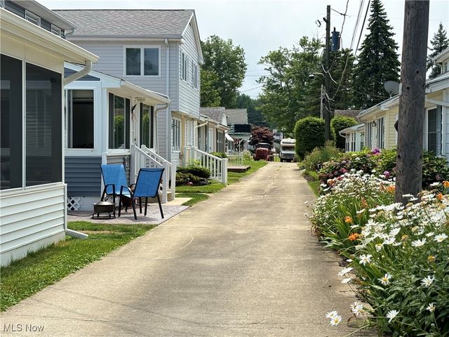 16 Billow Beach Road, Ashtabula, OH 44004